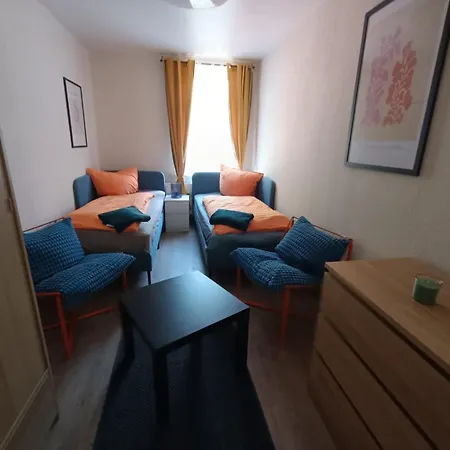 Stayinn -3 Zimmer, 6 Betten, Kueche Und Duschbad, Ideal Fuer Monteure Apartment Merseburg
