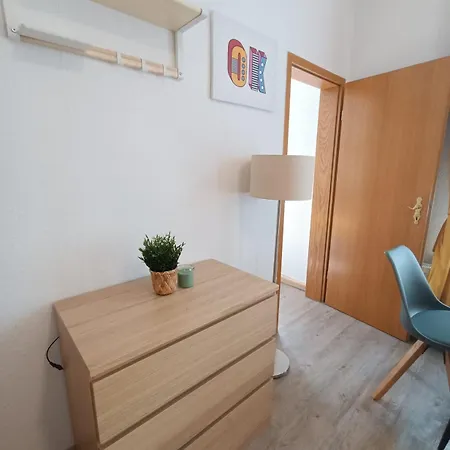 Stayinn -3 Zimmer, 6 Betten, Kueche Und Duschbad, Ideal Fuer Monteure Merseburg