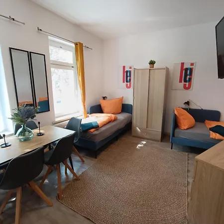 Stayinn -3 Zimmer, 6 Betten, Kueche Und Duschbad, Ideal Fuer Monteure *