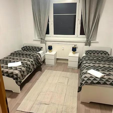 Stayinn -3 Zimmer, 6 Betten, Kueche Und Duschbad, Ideal Fuer Monteure