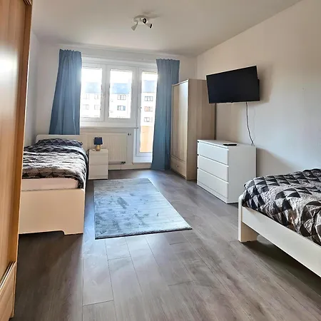Apartment Stayinn -3 Zimmer, 6 Betten, Kueche Und Duschbad, Ideal Fuer Monteure Merseburg