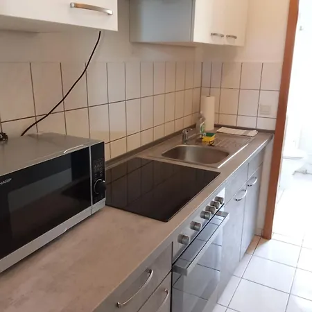 Stayinn -3 Zimmer, 6 Betten, Kueche Und Duschbad, Ideal Fuer Monteure Apartment Merseburg